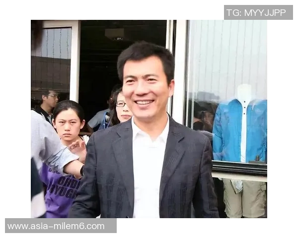 央视著名体育解说员的精彩瞬间与背后故事揭秘