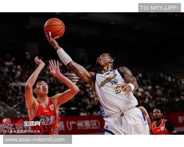 篮球全明星训练花絮视频揭秘球星们的幕后训练与默契配合精彩瞬间